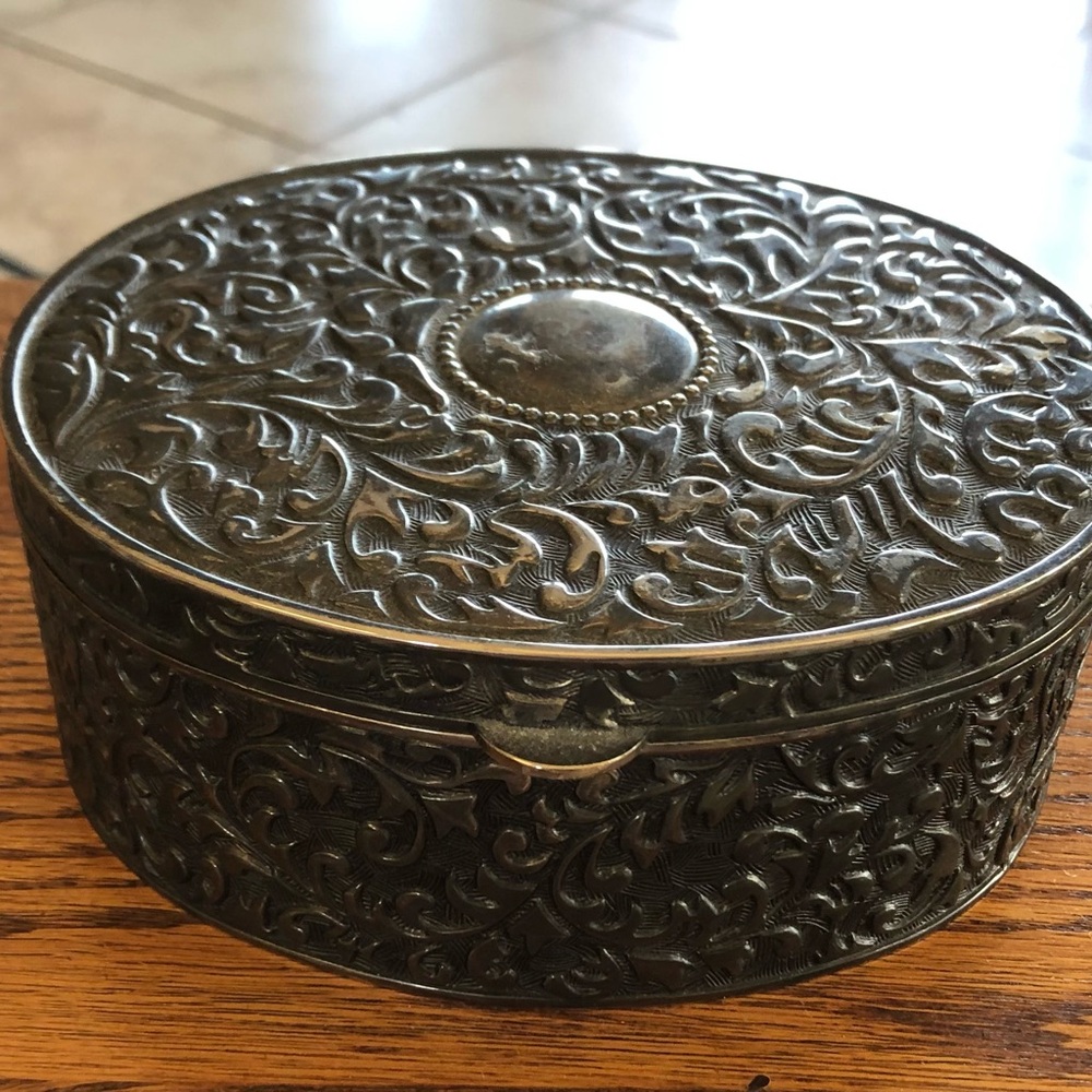 Vintage 1970s Victorian Repousse Silver Plated Jewelry Box with Red Velvet